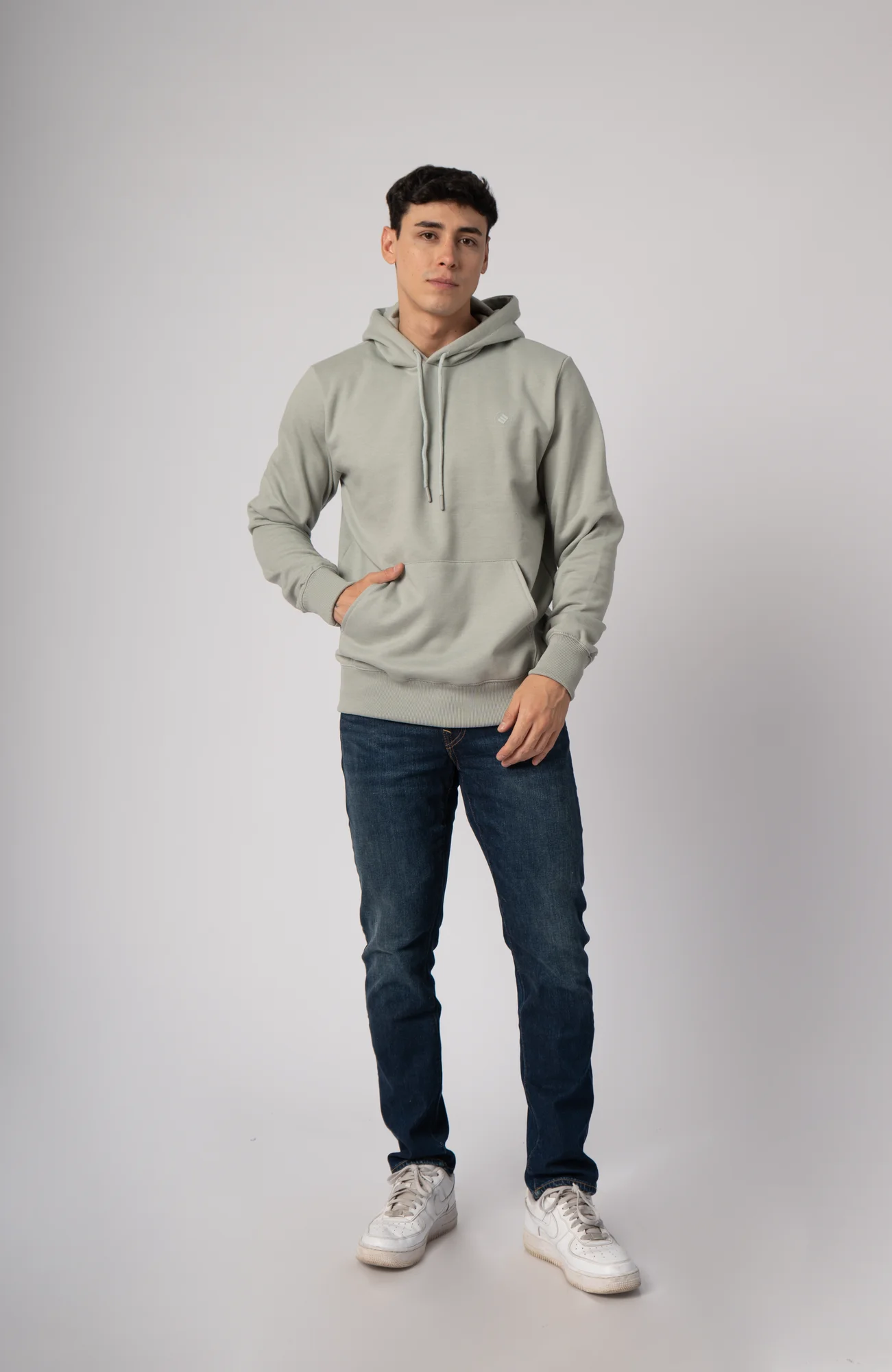 POLERA BASICA CERRADA